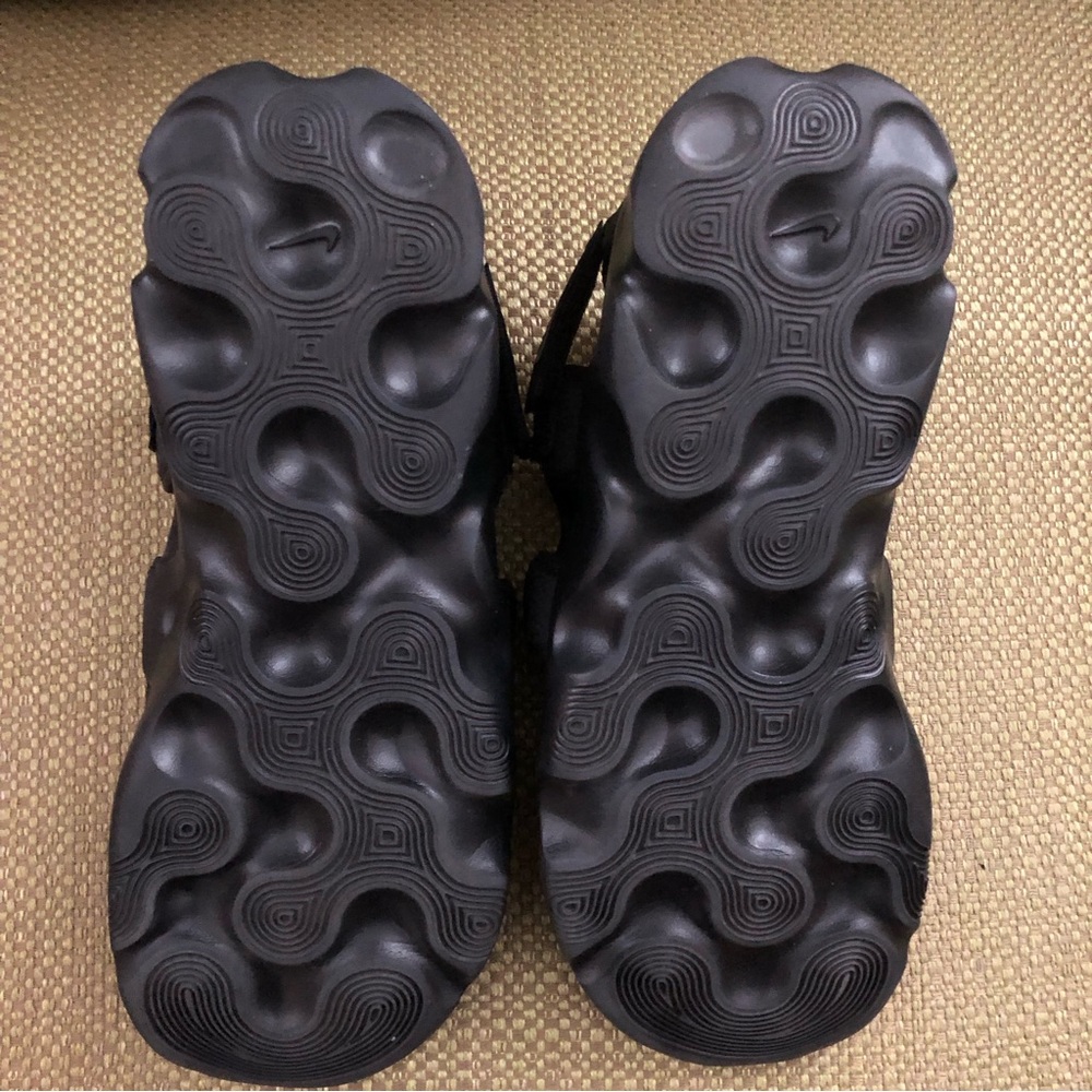 Women’s Nike Sandal - Picture 4 of 6